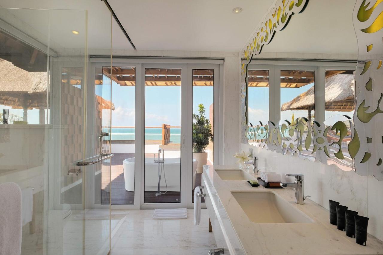 Hotel Nikko Bali Benoa Beach Nusa Dua  Exterior foto Bathroom at the hotel
