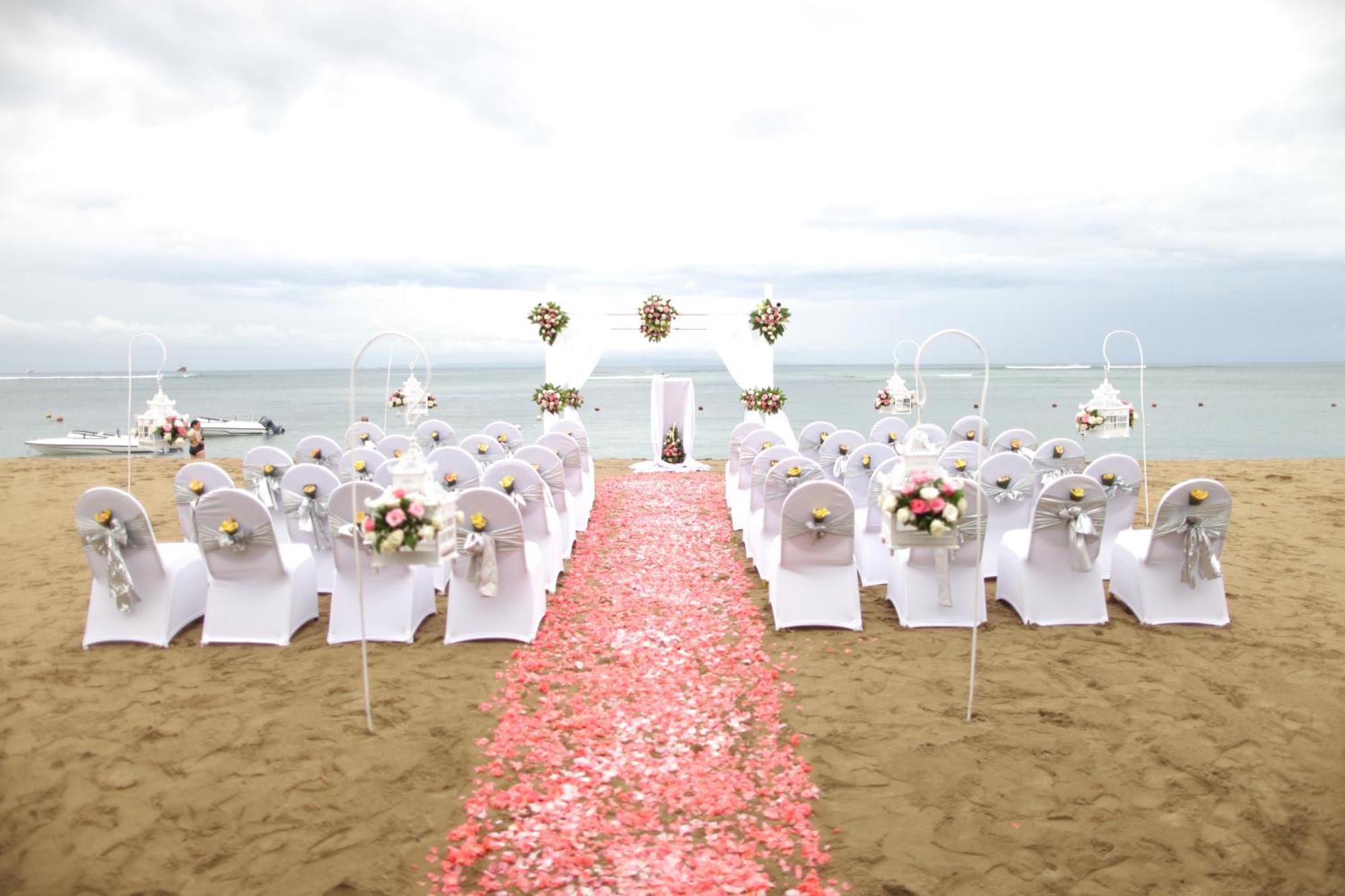 Hotel Nikko Bali Benoa Beach Nusa Dua  Exterior foto A beach wedding in Pattaya, Thailand