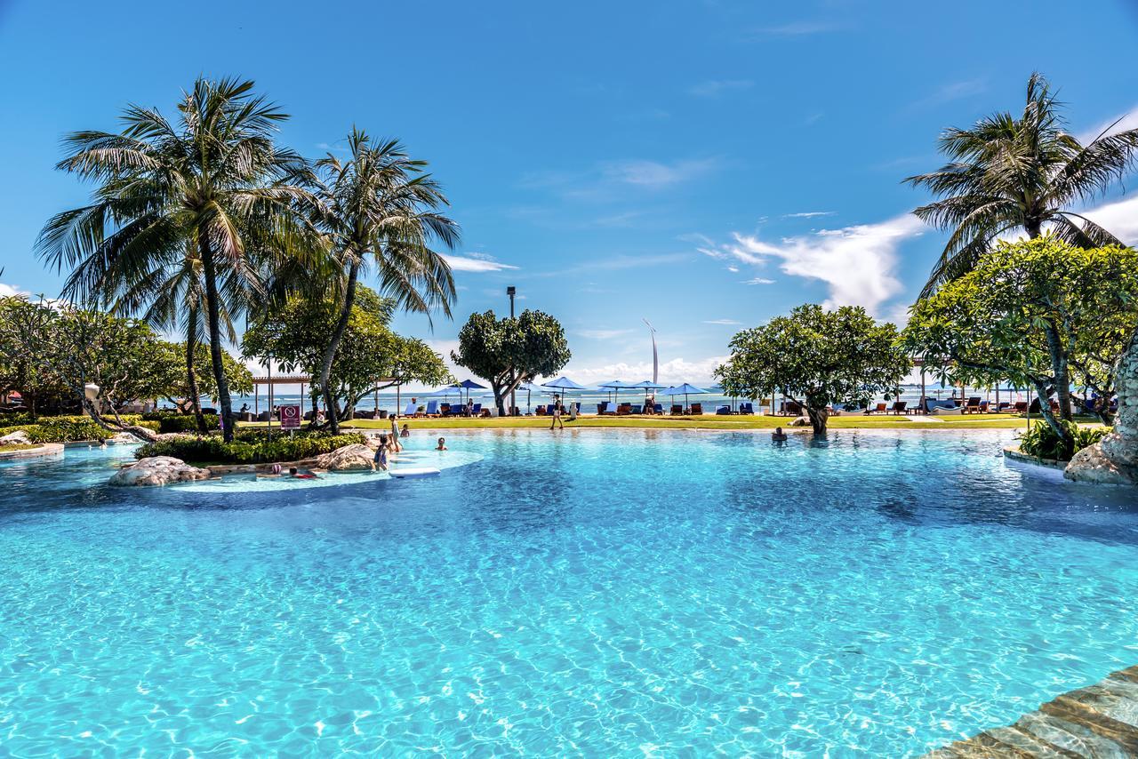 Hotel Nikko Bali Benoa Beach Nusa Dua  Exterior foto The pool at the Shangri-La Hotel, Kuala Lumpur